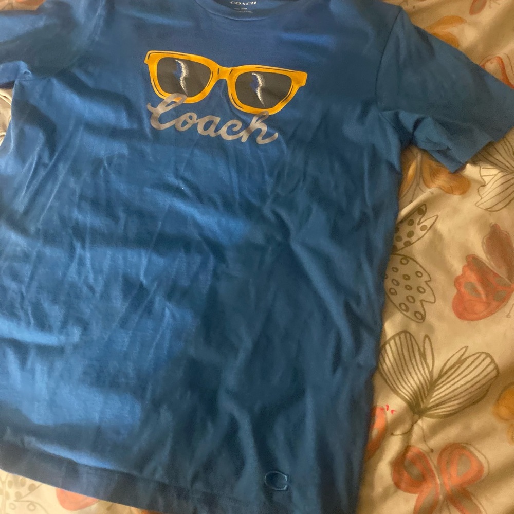 Coach Tshirt size small - Picture 6 of 7